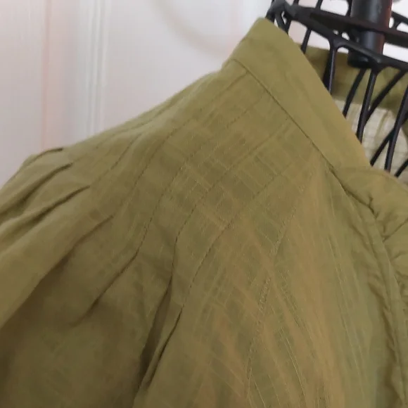 RW&CO. Size L,Olive Ruffle Front Blouse, 100% Cotton - Picture 6 of 7